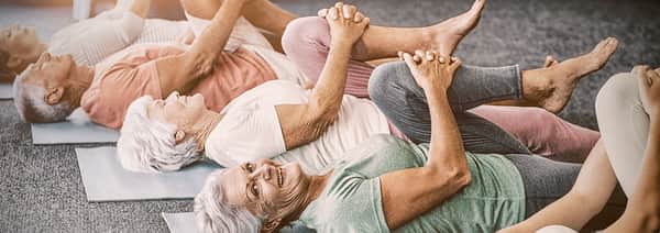bewegungsübung dehnübung senioren